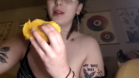 bunny_anon online show from April 28, 6:07 am