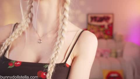 Stella online show from June 7, 11:32 pm
