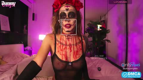 Stephanie   Next stream SUNDAY   6pm  PDT online show from October 31, 11:27 pm