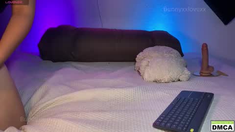  MARY BUNNY  online show from December 16, 7:15 am