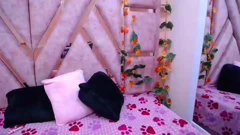 burbuja pink  online show from October 21, 3:44 am