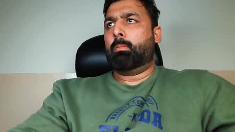 Hairy Arabian online show from February 11, 1:51 pm