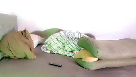 butt2big2ignore online show from April 19, 1:01 pm