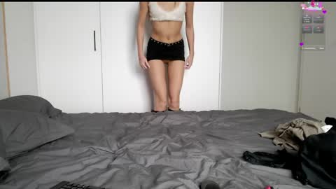 Lauren online show from April 14, 1:58 pm