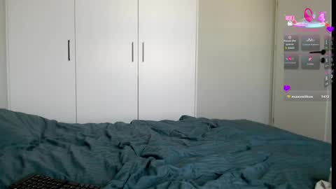 Lauren online show from March 19, 2:33 pm