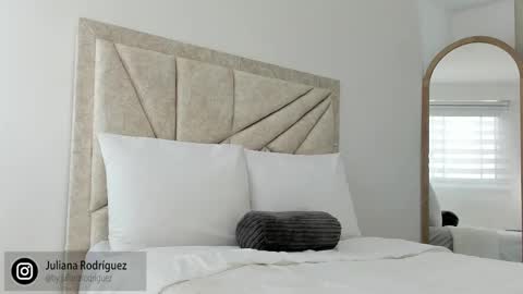    online show from November 6, 9:07 pm