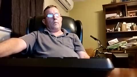 c001h4nd1uke online show from November 21, 2:09 am