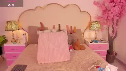 Cahitlin  online show from July 9, 7:45 am