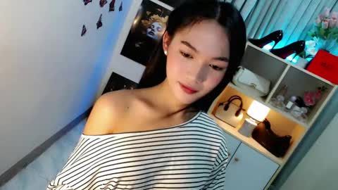 caitlin online show from April 17, 8:44 pm