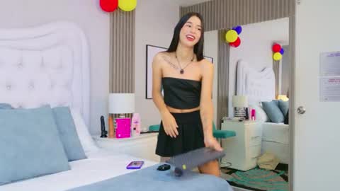 Caitlyn Millerr online show from July 20, 8:43 pm