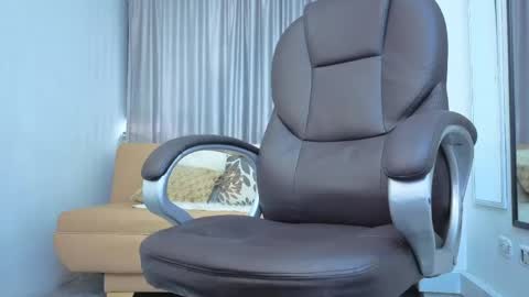 caled_saenz online show from June 4, 9:43 pm