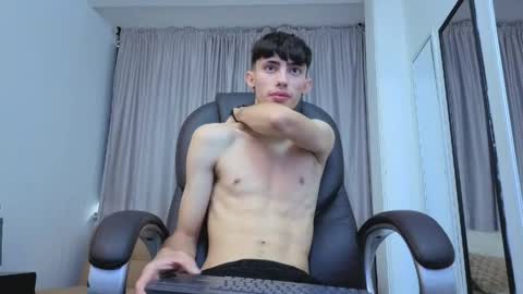 caled_saenz online show from June 8, 8:32 pm