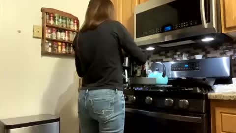 calishop1 online show from December 7, 3:53 am