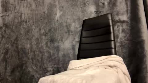 caliuncut_8 online show from February 15, 7:43 am