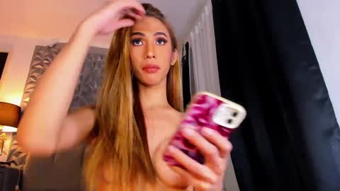 Snapshot of calixta_xx chatting on February 1, 9:00 am zerina online show from February 1, 9:00 am