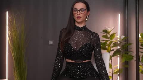 Missy online show from April 4, 8:27 pm