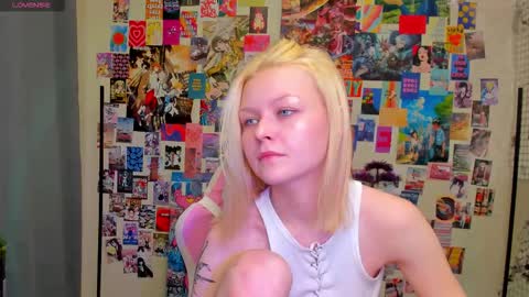 Robin online show from November 2, 11:10 am