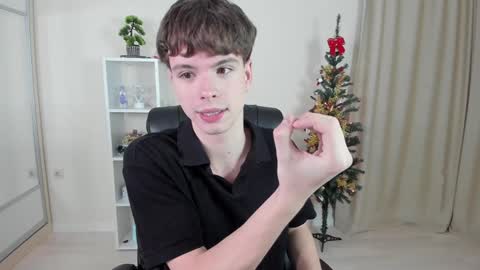 Hey I am Calvin  online show from January 5, 7:07 pm