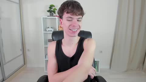 Hey I am Calvin  online show from January 8, 7:03 pm