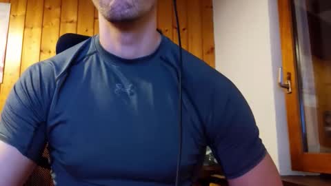 calvinmale__ online show from April 18, 5:59 pm