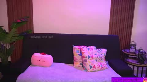 Calypso and Kayla online show from July 2, 3:28 pm