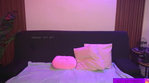 Calypso and Kayla online show from June 18, 5:18 pm