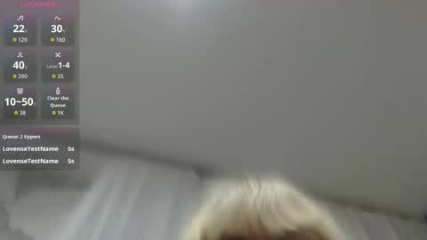 Snapshot of camdiva1 chatting on October 31, 1:50 am CamDiva1 online show from October 31, 1:50 am