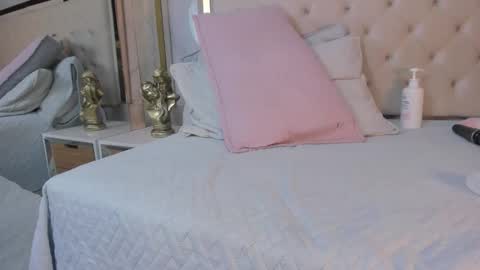 cameron_hearts online show from December 19, 2:01 pm