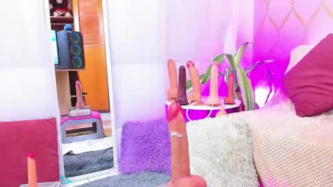 Camila online show from February 12, 9:02 am