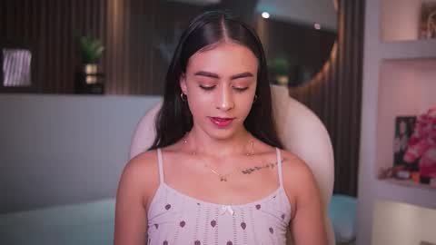 camila_martinez9 online show from September 22, 11:36 am