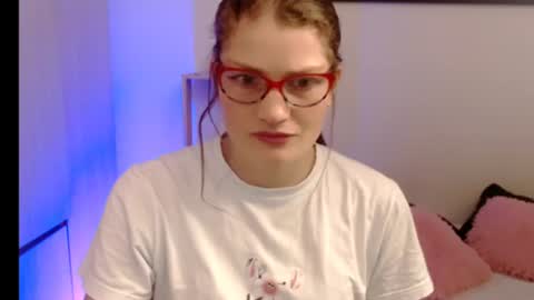 Camila ventura online show from June 15, 1:03 pm