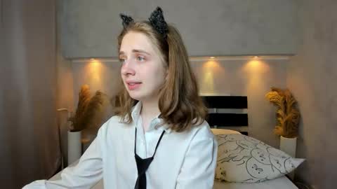 Camilla online show from October 3, 1:15 am