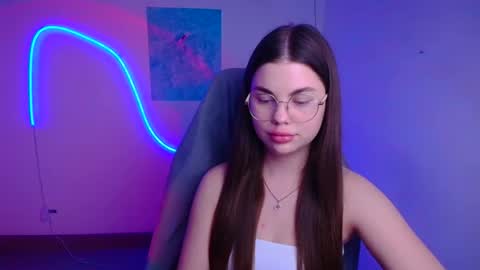 Camilla online show from January 9, 1:17 pm