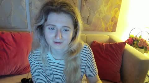 camilladreamer online show from April 8, 8:45 pm