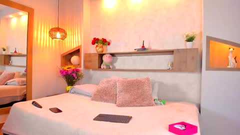 Camille Lynn online show from November 25, 2:21 am