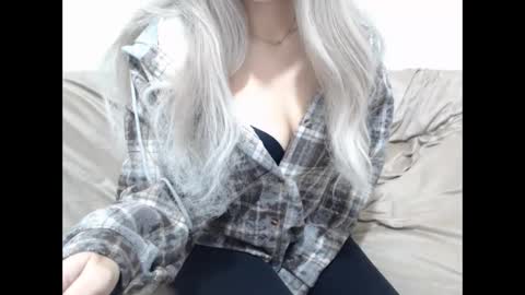 CamilleBunny online show from December 18, 5:14 am