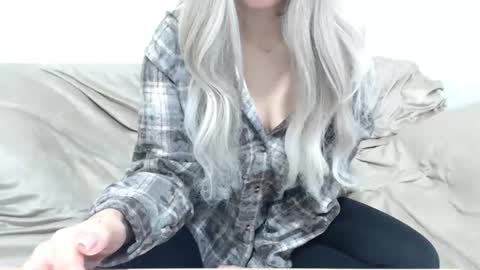 CamilleBunny online show from December 20, 7:04 am