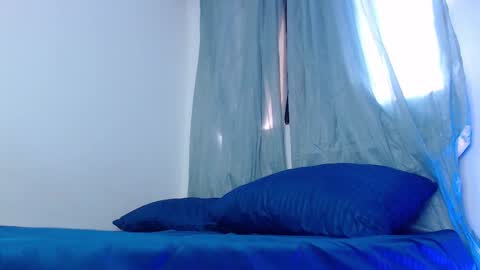 Snapshot of camilo_contre21 chatting on February 22, 7:47 pm camilo_contre21 online show from February 22, 7:47 pm