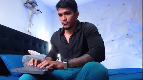 Snapshot of camilo_contre21 chatting on October 15, 7:04 pm camilo_contre21 online show from October 15, 7:04 pm