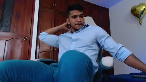camilo_contre21 online show from June 12, 7:13 pm
