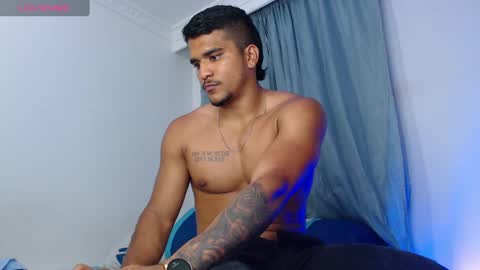 Snapshot of camilo_contre21 chatting on January 11, 11:35 pm camilo_contre21 online show from January 11, 11:35 pm