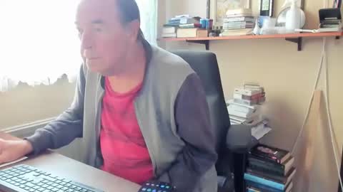 Snapshot of cammee chatting on December 6, 1:16 pm Cammee online show from December 6, 1:16 pm