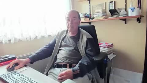 Snapshot of cammee chatting on October 30, 10:49 am Cammee online show from October 30, 10:49 am