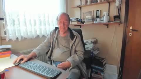 Snapshot of cammee chatting on January 5, 11:26 am Cammee online show from January 5, 11:26 am