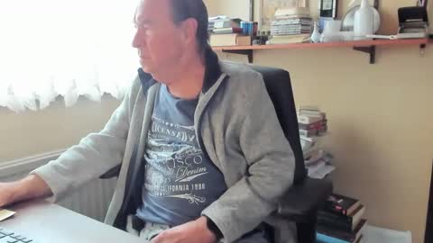 Snapshot of cammee chatting on February 14, 9:45 am Cammee online show from February 14, 9:45 am