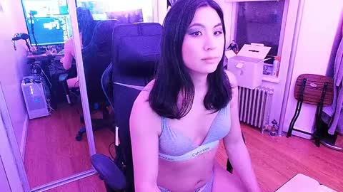 cammy_ho online show from April 3, 6:09 am