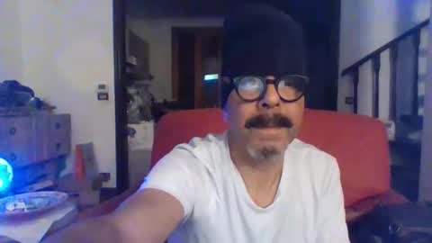 Snapshot of camomilla72 chatting on September 15, 9:55 am Cristian online show from September 15, 9:55 am