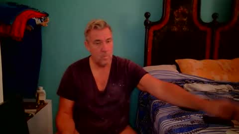 Snapshot of camunication chatting on October 17, 8:29 am camunication online show from October 17, 8:29 am