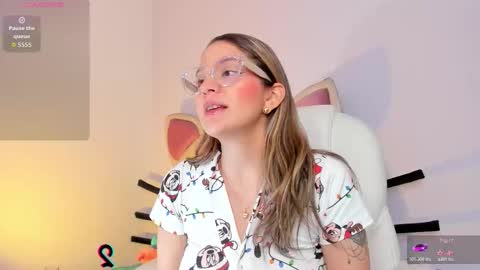 Candase online show from December 3, 2:01 am