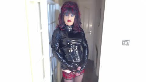 candi smokes online show from April 7, 1:46 pm